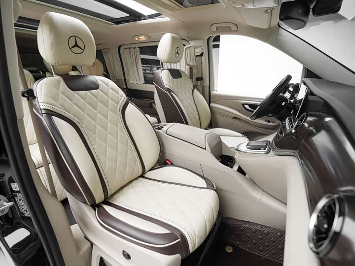 Фото 8 - Mercedes-Benz V-Class