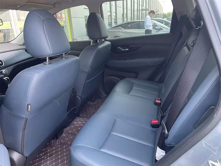 Nissan X-Trail 2025 2025款 荣誉 2.0L 两驱领先版