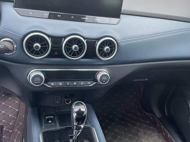 Nissan X-Trail 2025 2025款 荣誉 2.0L 两驱领先版