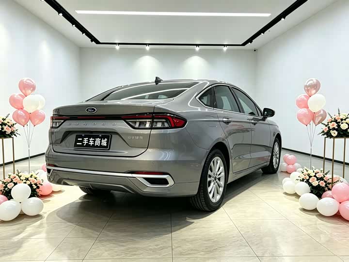 Ford Mondeo 2025 2025款 2.0T EcoBoost 豪华型