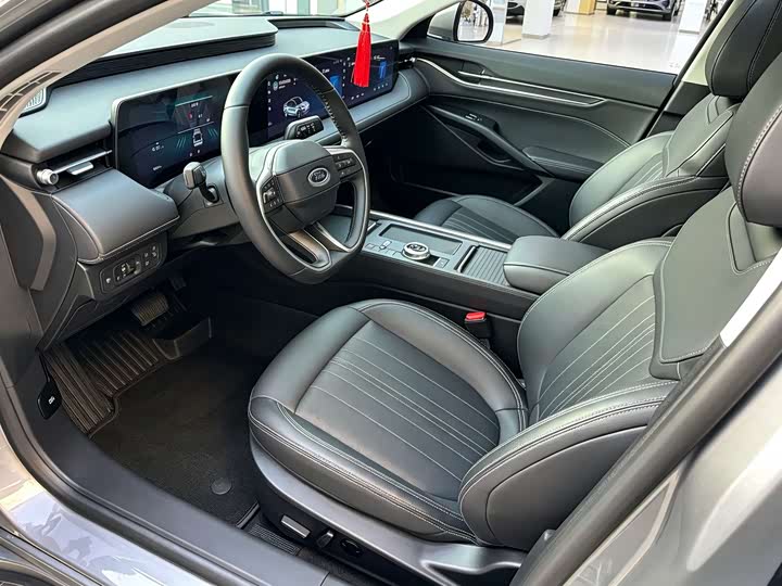 Ford Mondeo 2025 2025款 2.0T EcoBoost 豪华型