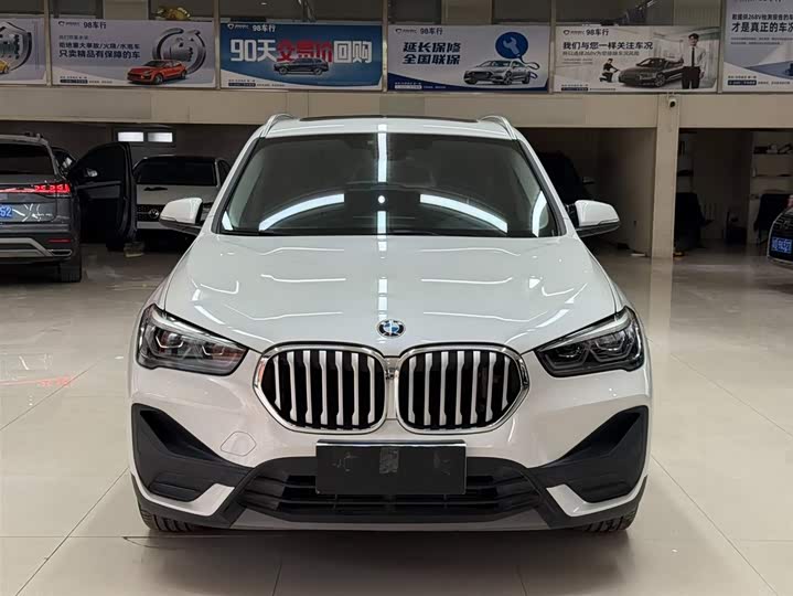Фото 2 - BMW X1