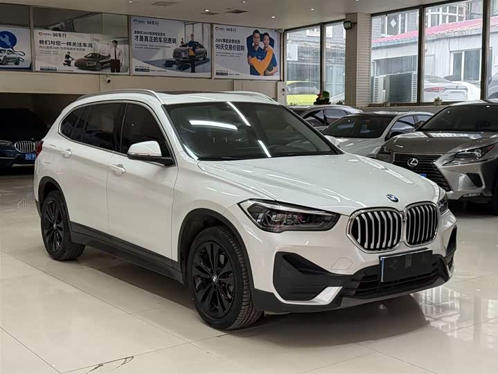 Фото 3 - BMW X1