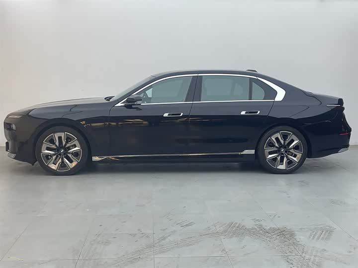 BMW i7 2023 2023款 eDrive50L 尊享豪华套装