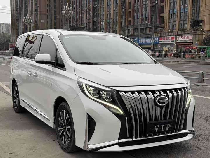 Фото 2 - GAC Trumpchi M8
