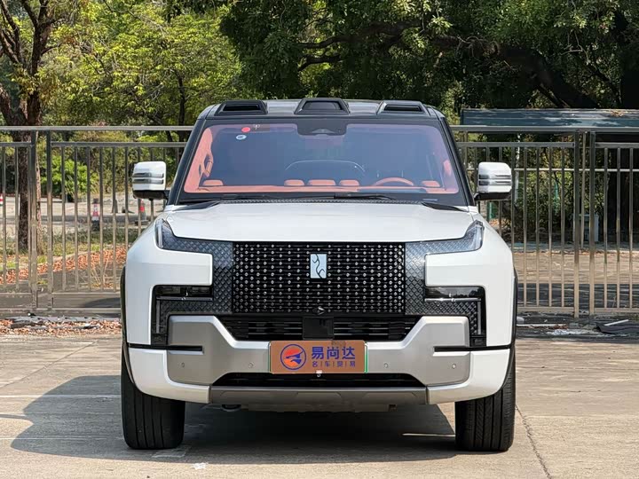 BYD Yangwang U8