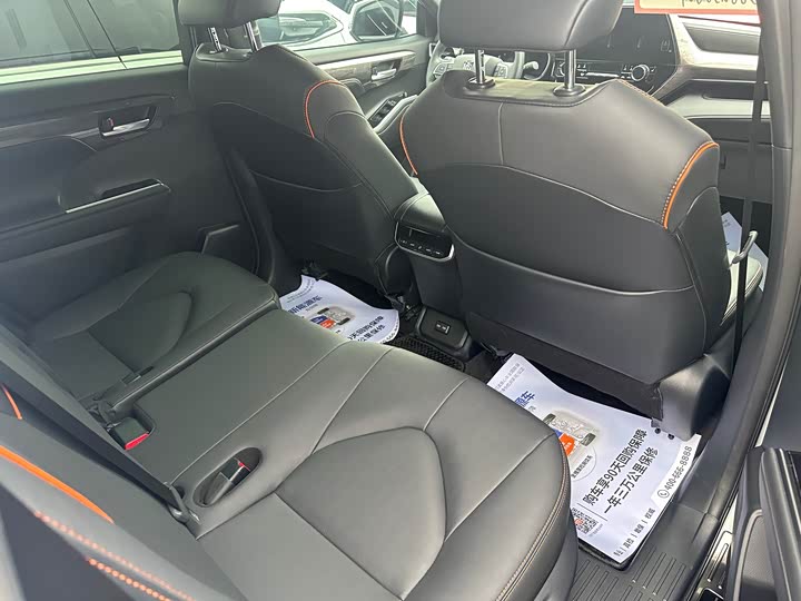 Фото 8 - Toyota Crown Kluger