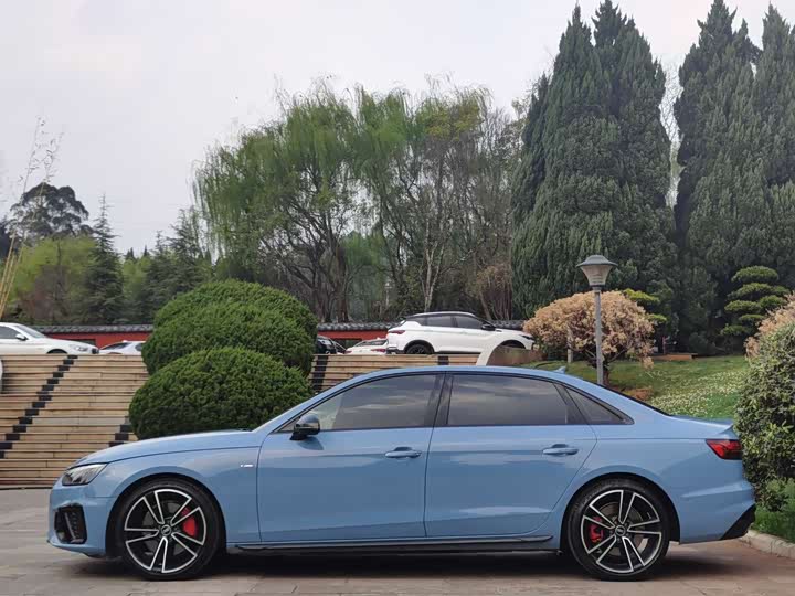 Фото 7 - Audi A4L