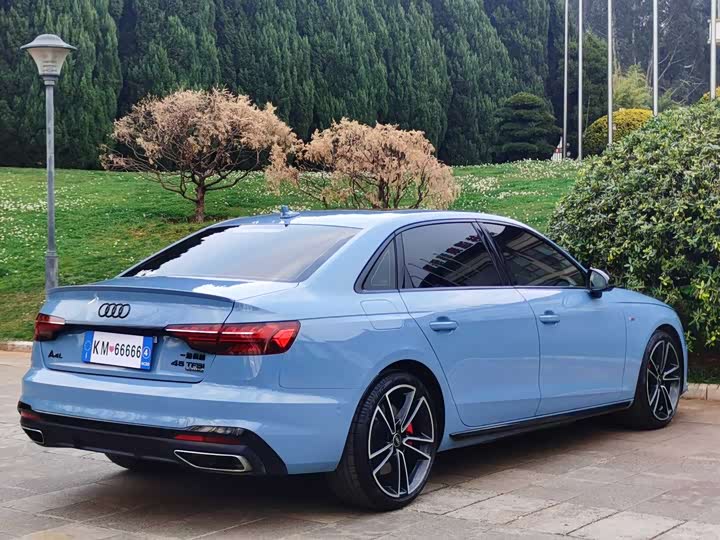 Фото 8 - Audi A4L