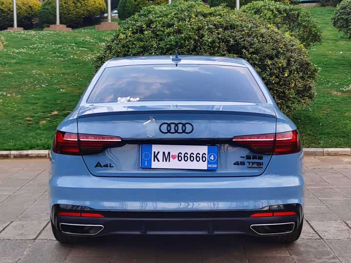 Фото 9 - Audi A4L