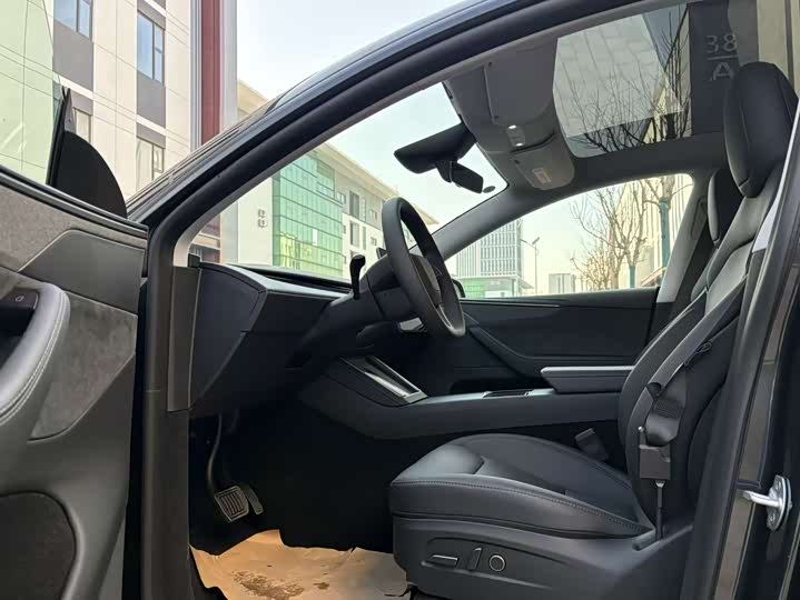 Tesla Model Y 2026 2026款 后轮驱动版