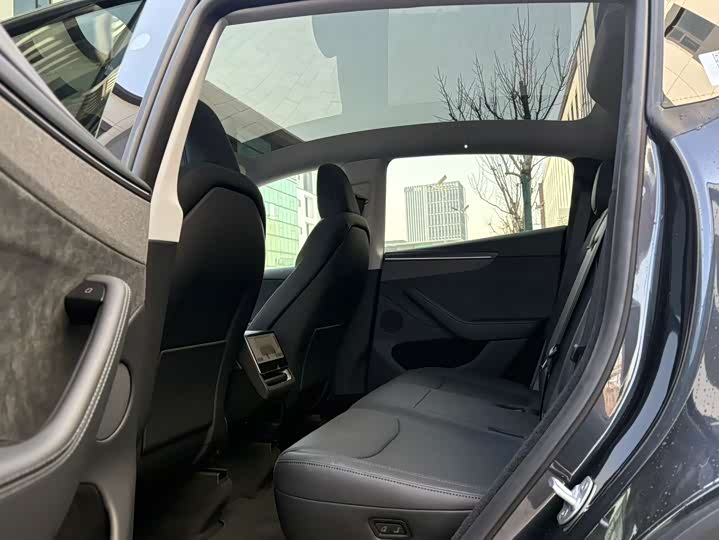 Tesla Model Y 2026 2026款 后轮驱动版