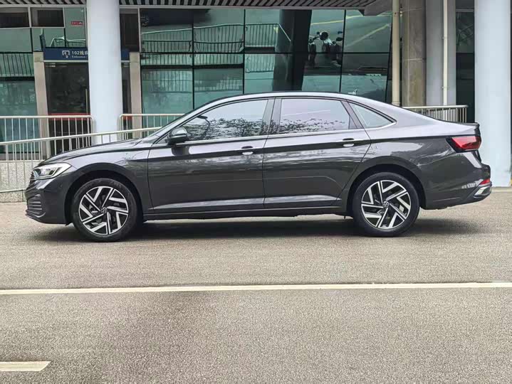 Volkswagen Sagitar L 2026 2026款 改款 3000万辆甄选款 300TSI DSG 超越版