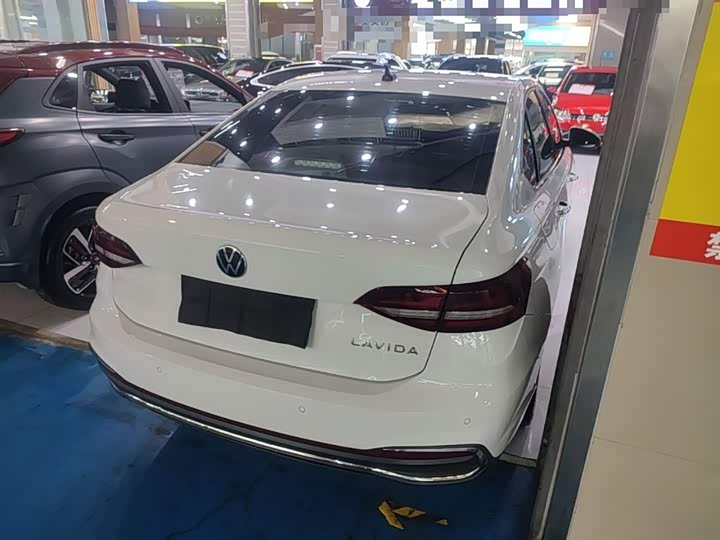 Фото 7 - Volkswagen Lavida