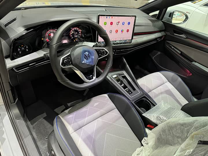 2025 Volkswagen Golf