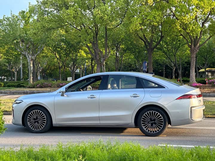 2025 Roewe M7 DMH