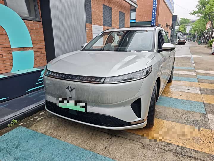 Dongfeng Yipai eπ 008