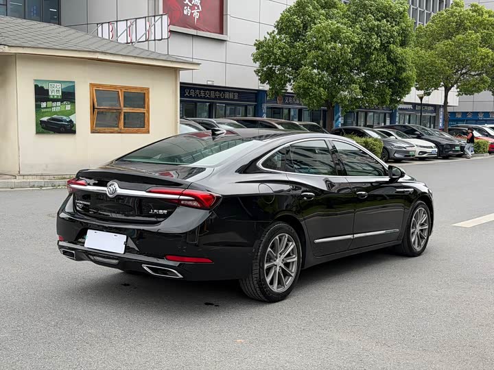 Photo 4 - Buick LaCrosse