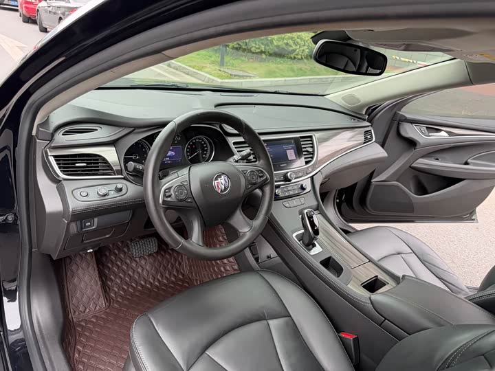 Photo 9 - Buick LaCrosse