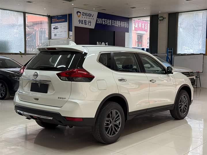 Nissan X-Trail 2025 2025款 荣誉 2.0L 两驱领先版