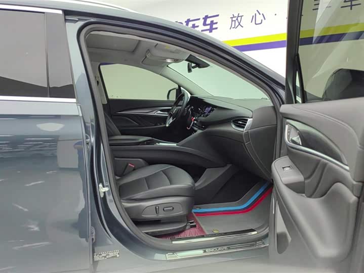 Фото 8 - Buick Enclave