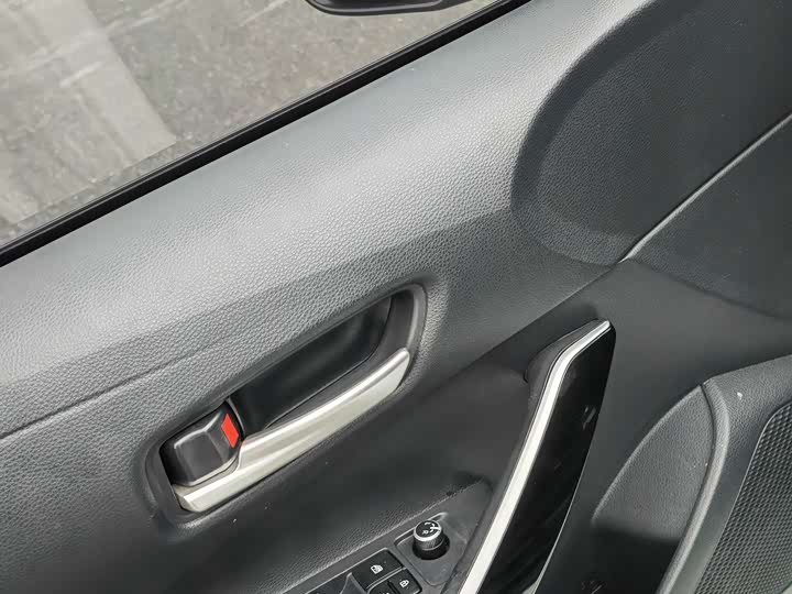 Toyota Corolla 2024 2024款 1.8L 智能电混双擎 精英版