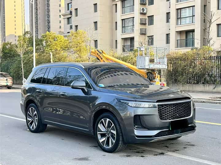 Фото 2 - LiXiang One