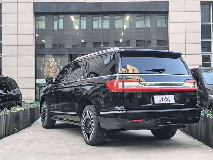 Zdjęcie 3 - Lincoln Navigator