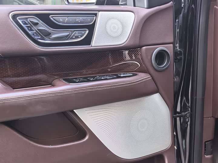 Zdjęcie 6 - Lincoln Navigator