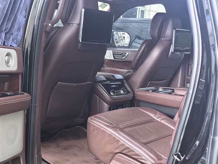 Zdjęcie 7 - Lincoln Navigator