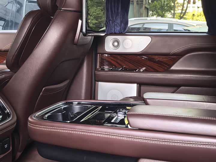 Zdjęcie 8 - Lincoln Navigator