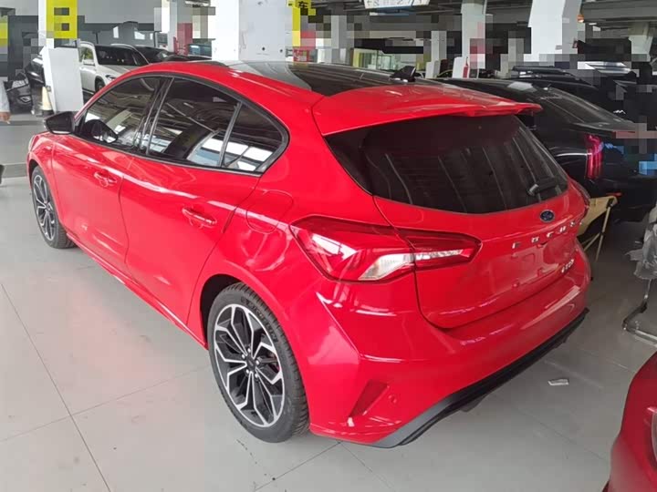 Ford Focus 2021 2021款 两厢 EcoBoost 180 自动ST Line