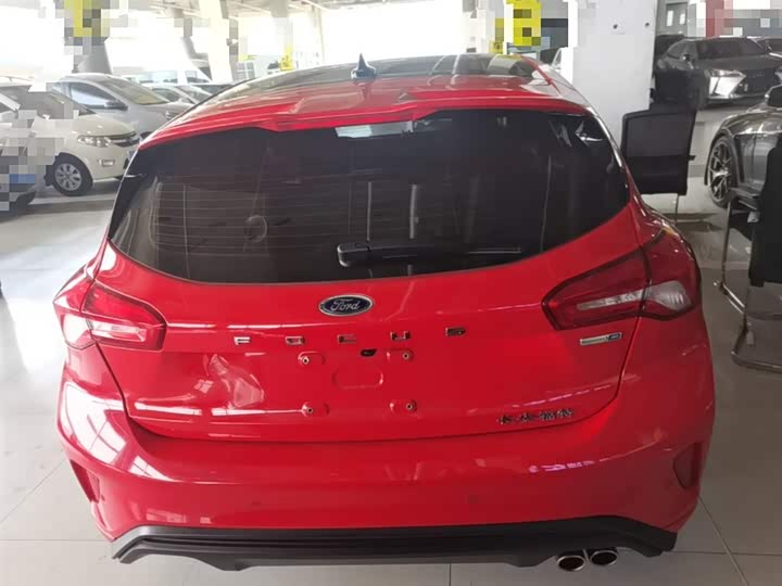 Ford Focus 2021 2021款 两厢 EcoBoost 180 自动ST Line