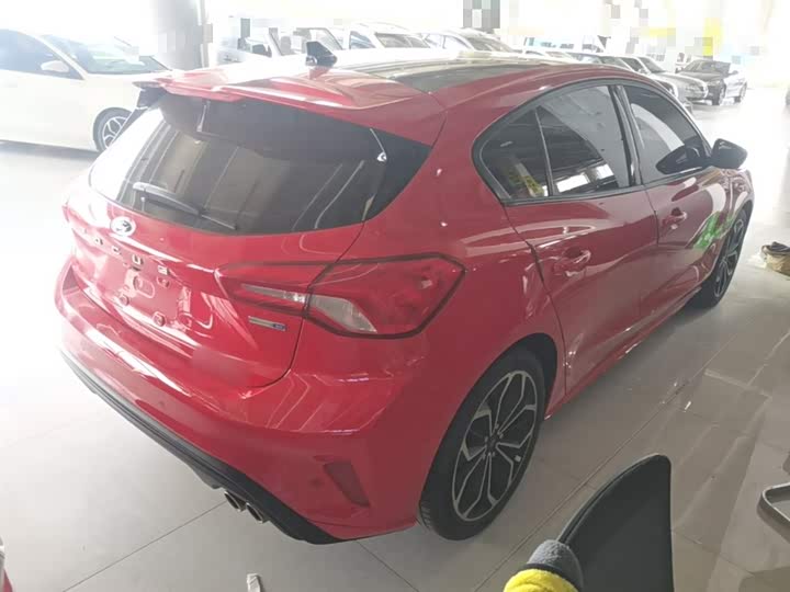 Ford Focus 2021 2021款 两厢 EcoBoost 180 自动ST Line