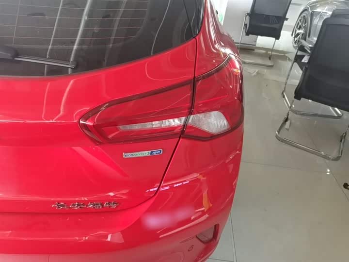 Ford Focus 2021 2021款 两厢 EcoBoost 180 自动ST Line
