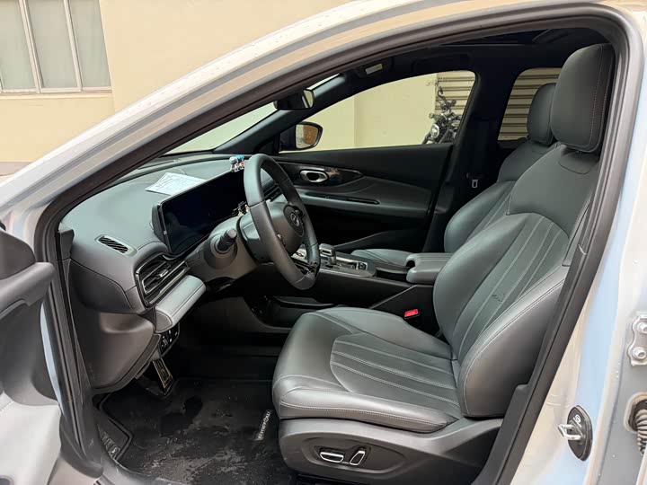 GAC Trumpchi Empow R 2025 2025款 270T DCT 影豹R-Style劲享版