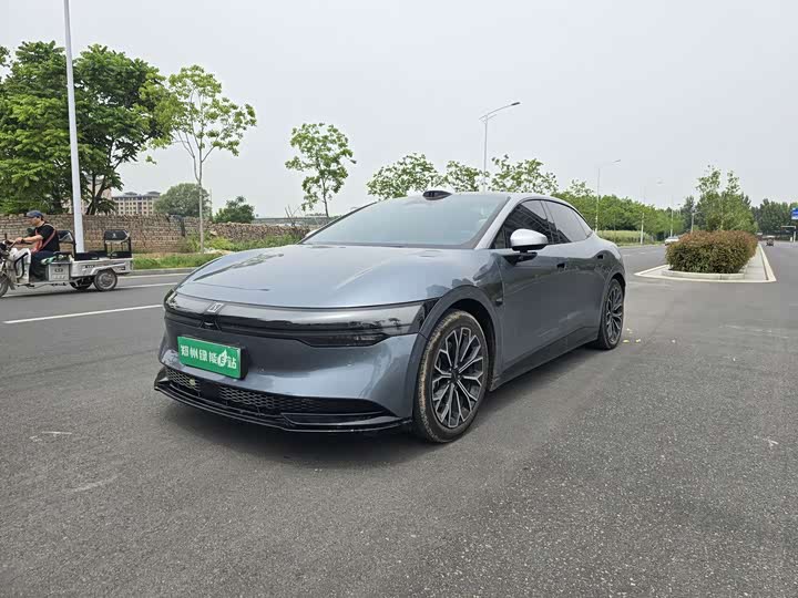 2025 Zeekr 007