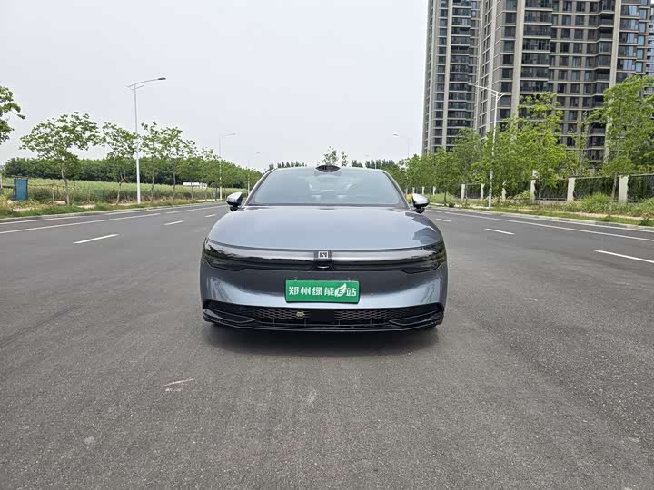 2025 Zeekr 007