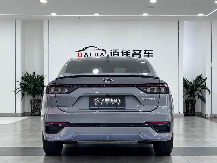 Ford Mondeo 2025 2025款 2.0T EcoBoost 豪华型