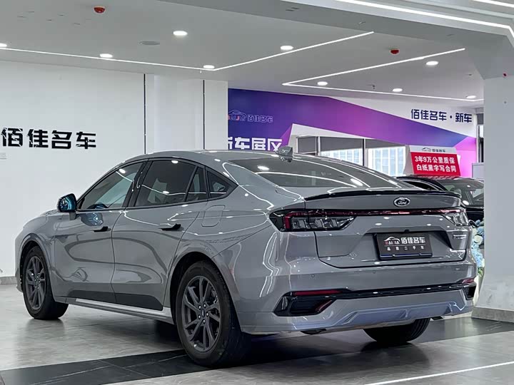 Ford Mondeo 2025 2025款 2.0T EcoBoost 豪华型