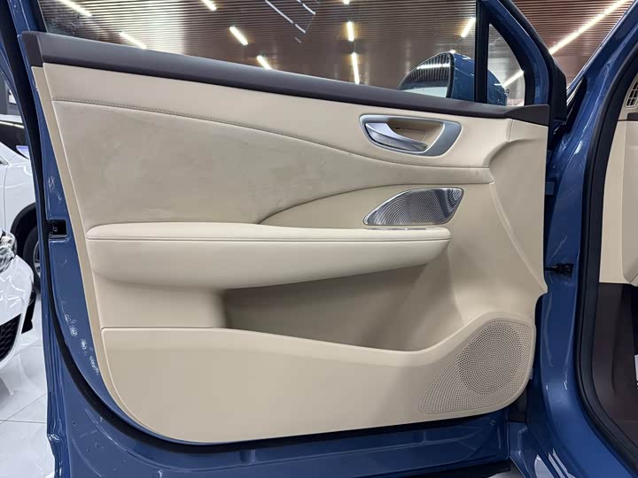 2025 Shangjie (Huawei × SAIC) H5