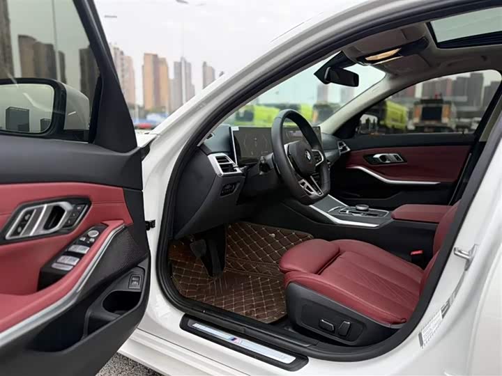 Zdjęcie 4 - BMW 3 Series