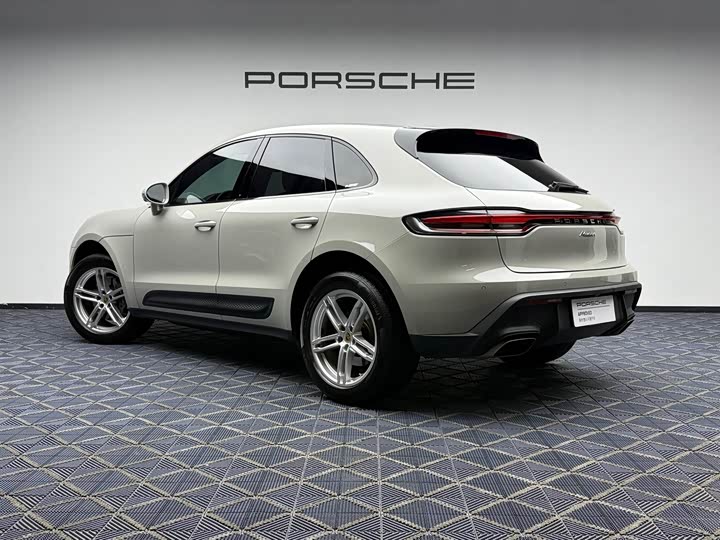 Фото 2 - Porsche Macan