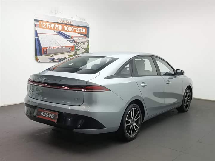 Roewe D6 2025 2025款 450km 尊享版