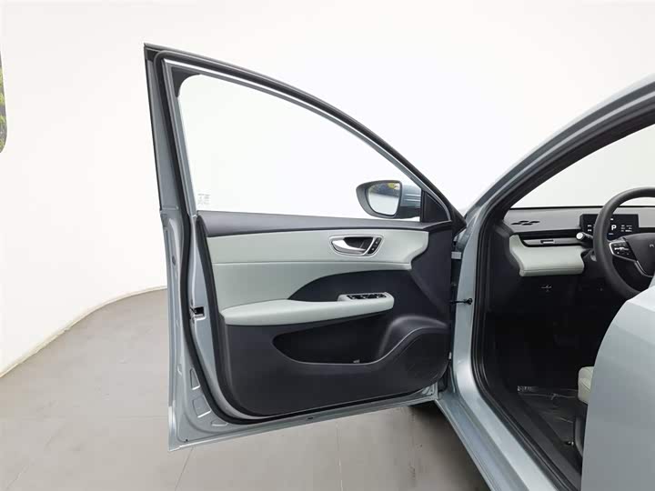 Roewe D6 2025 2025款 450km 尊享版