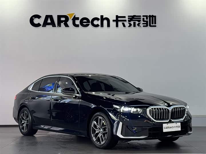 Фото 3 - BMW 5 Series