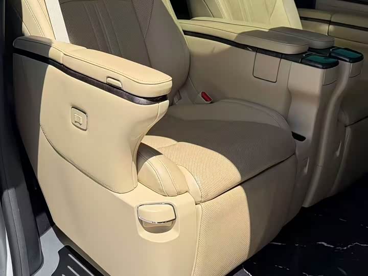 صورة 3 - Toyota Alphard