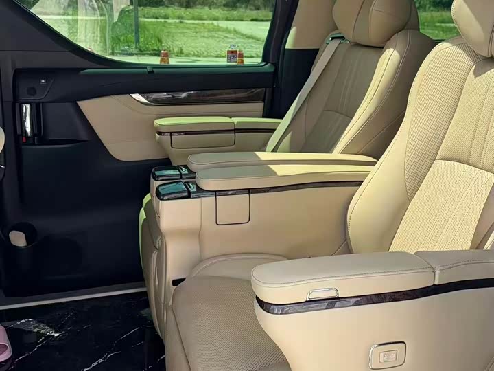 صورة 4 - Toyota Alphard