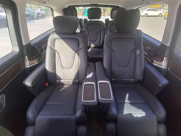 Mercedes-Benz V-Class 2022 2022款 V 260 L 长轴距豪华版