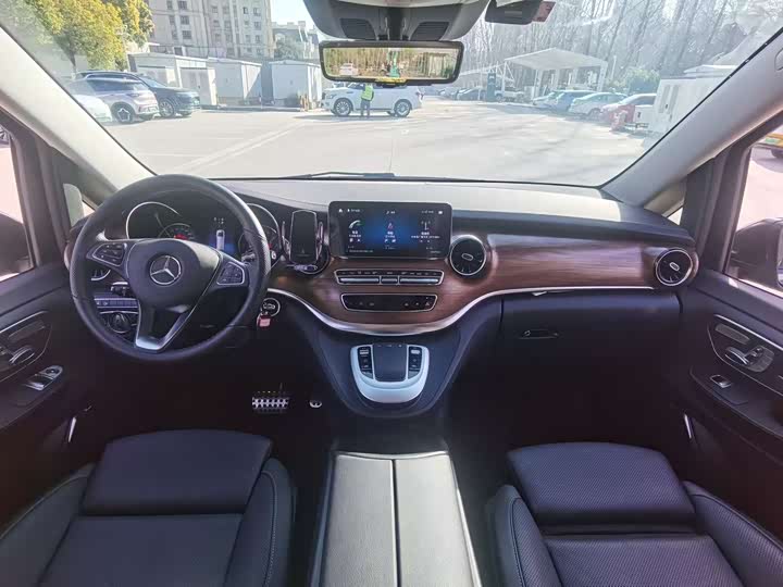 Mercedes-Benz V-Class 2022 2022款 V 260 L 长轴距豪华版